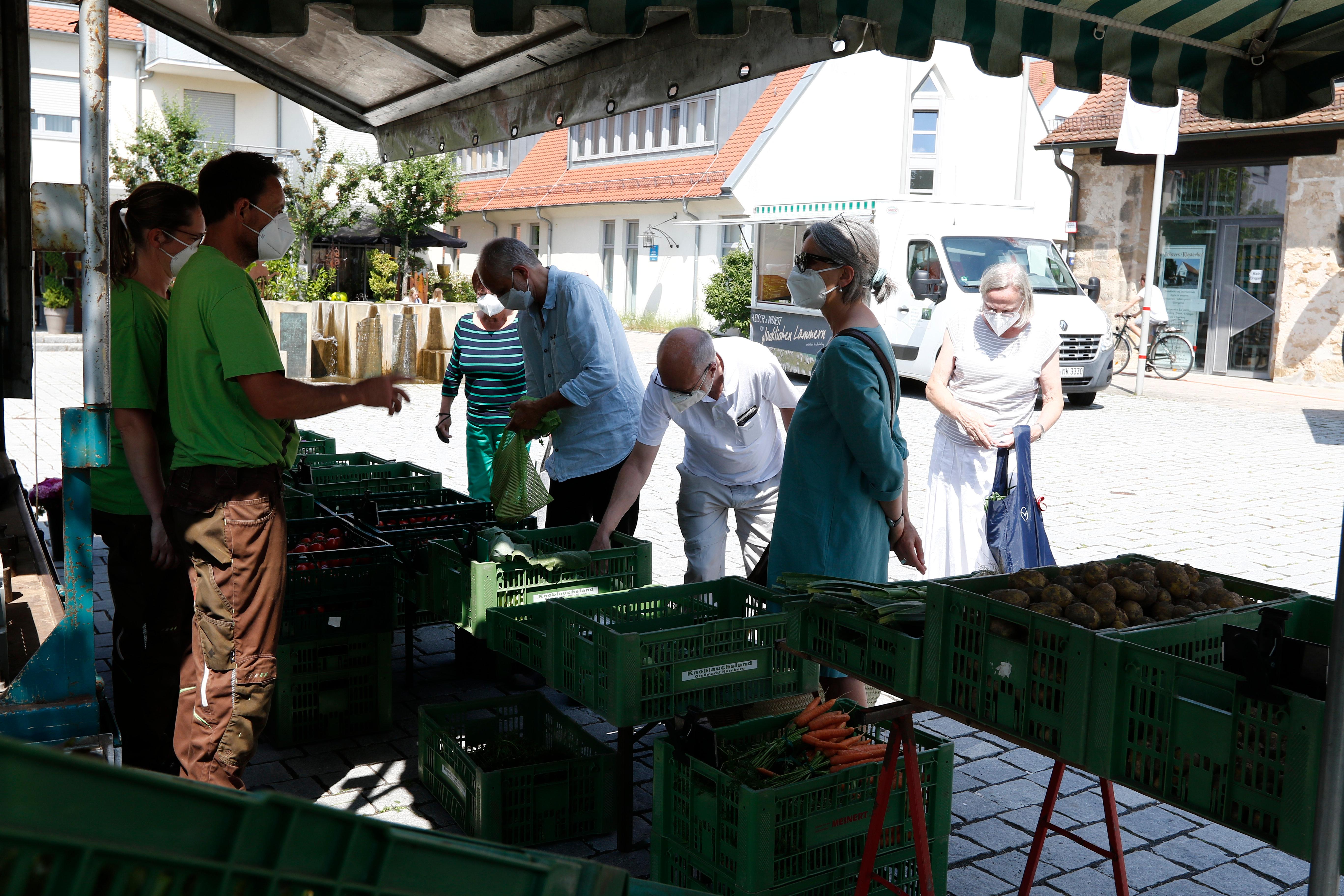 Zweimal im Monat ist Bauernmarkt vor dem Zehntspeicher.