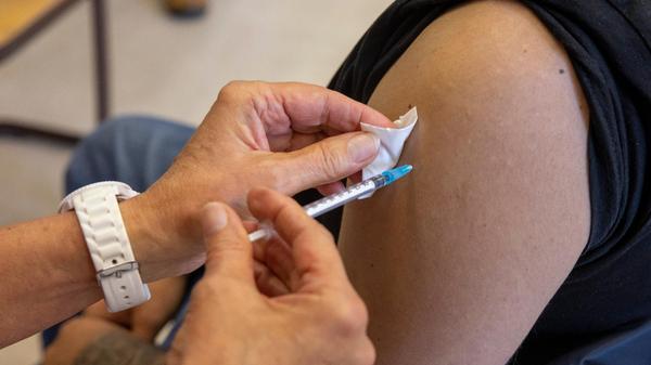 Start Pilotprojekt Impfung an Schulen