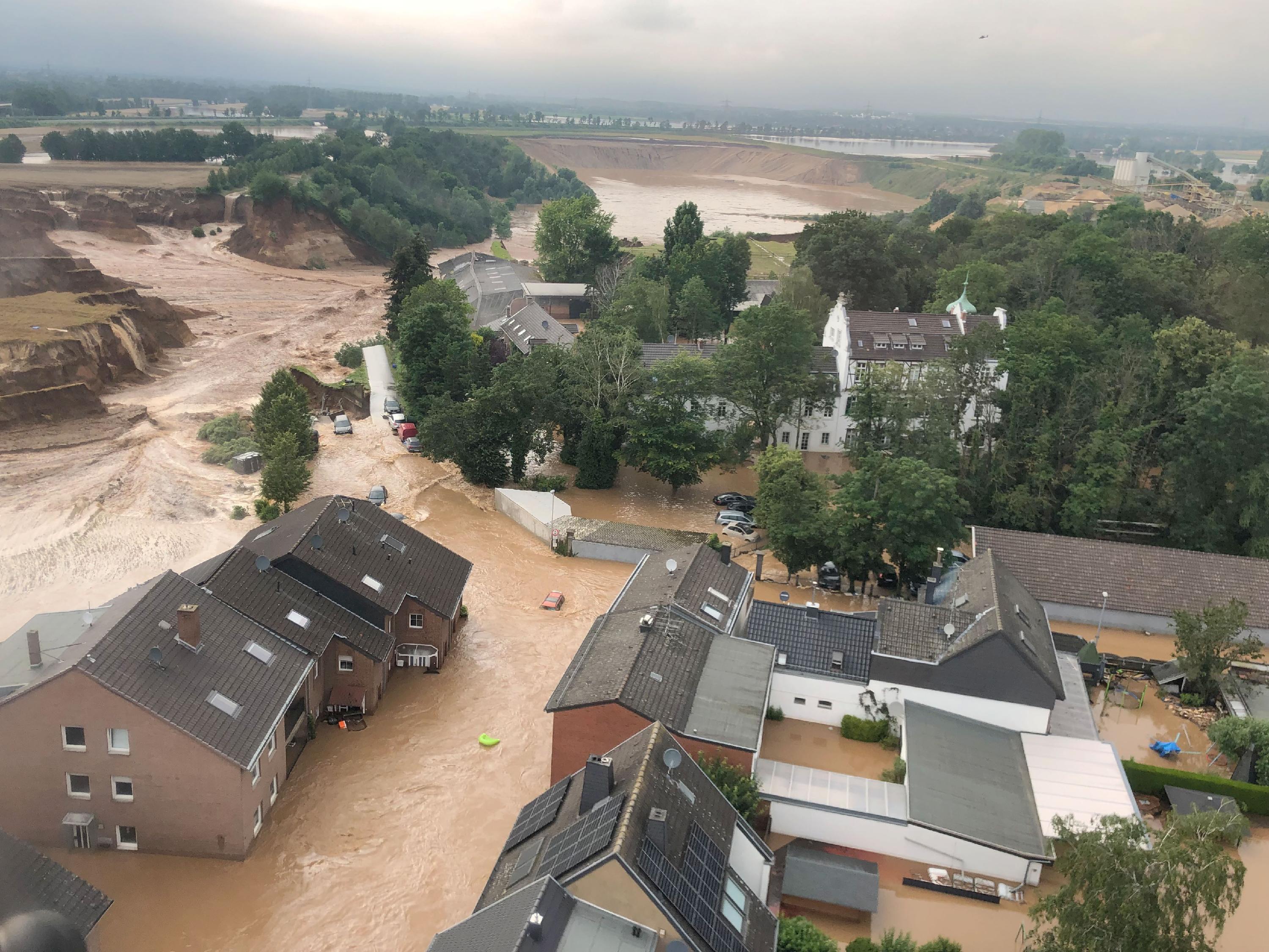 Nach dem Unwetter in Nordrhein-Westfalen - Erftstadt-Blessem