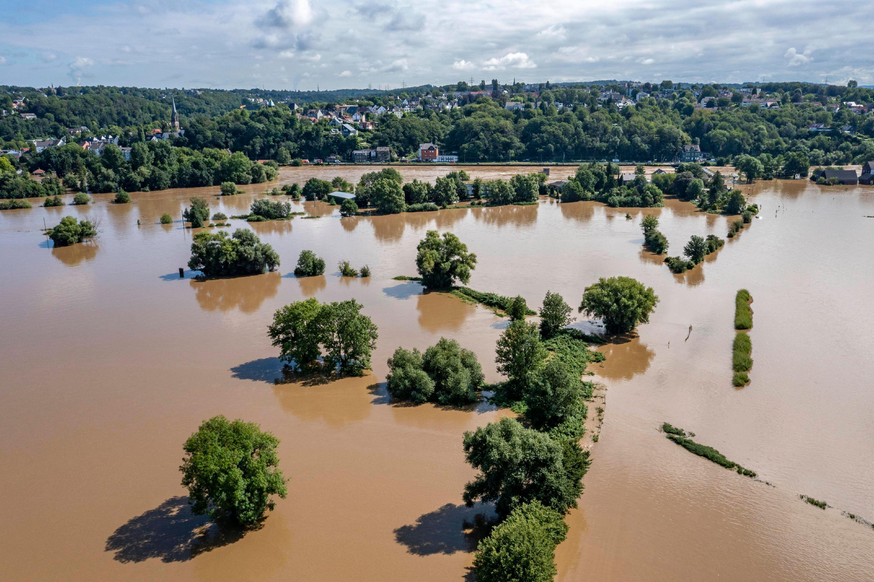 Bei Bochum-Dalhausen gibt es ähnliche Bilder: Auch hier wurde der höchste Pegelstand überhaupt gemessen. 