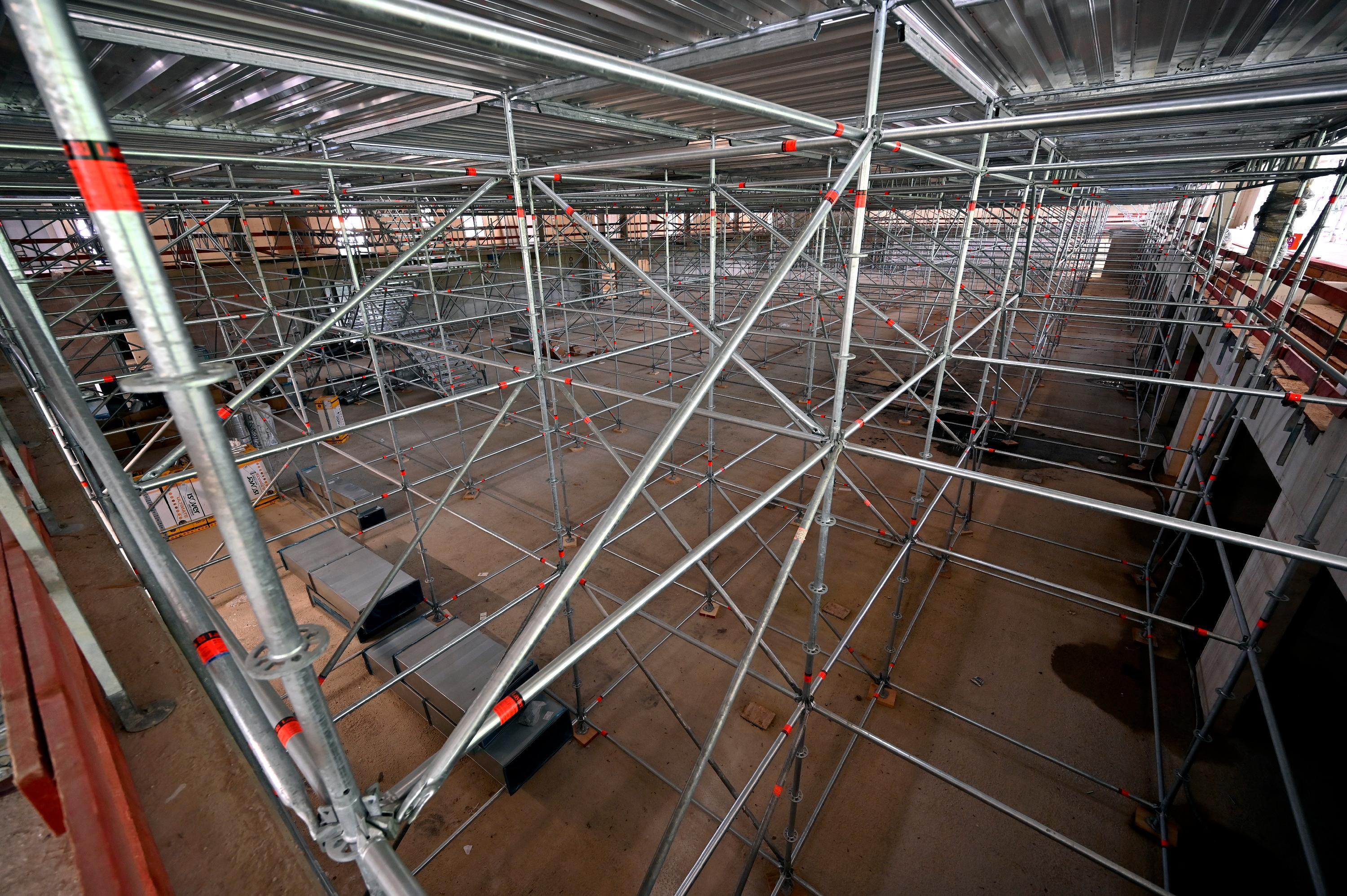 Das Gelände, auf das die Vierfach-Halle etwa viermal passen würde, bietet am Ende nicht nur Platz für die Halle, die weiteren Gebäude des BBGZ und die bereits in Betrieb genommene Kletterhalle der DAV Sektion Erlangen, sondern auch für Sport-Außenanlagen für alle. 