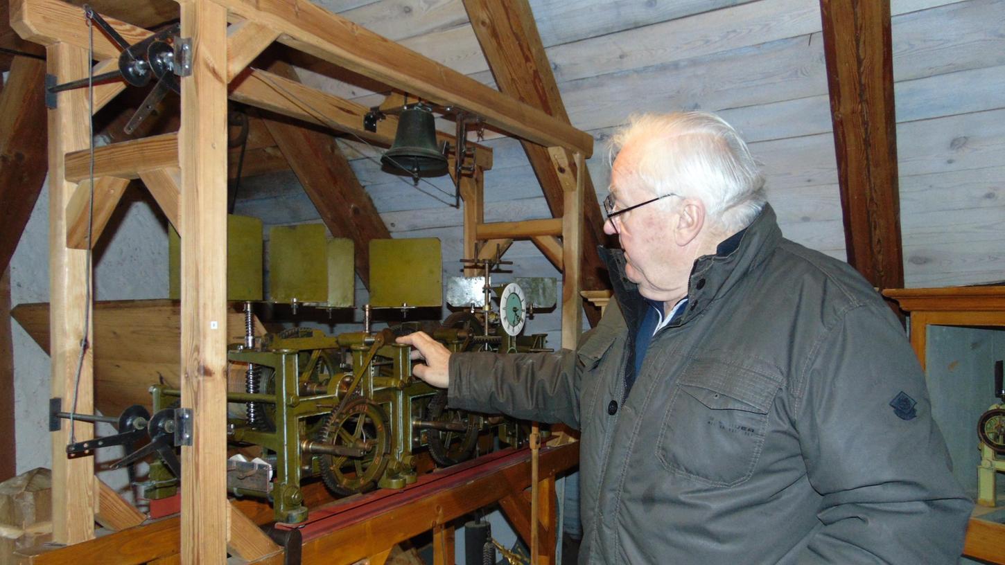 Georg Rammensee hört auf: Der 78-Jährige hat das Turmuhrenmuseum in Gräfenberg vor 22 Jahren gegründet und es seit dem geführt. Doch nun muss er aus gesundheitlichen Gründen kürzer treten.
Georg Rammensee hört auf: Der 78-Jährige hat das Turmuhrenmuseum in Gräfenberg vor 22 Jahren gegründet und es seit dem geführt. Doch nun muss er aus gesundheitlichen Gründen kürzer treten.