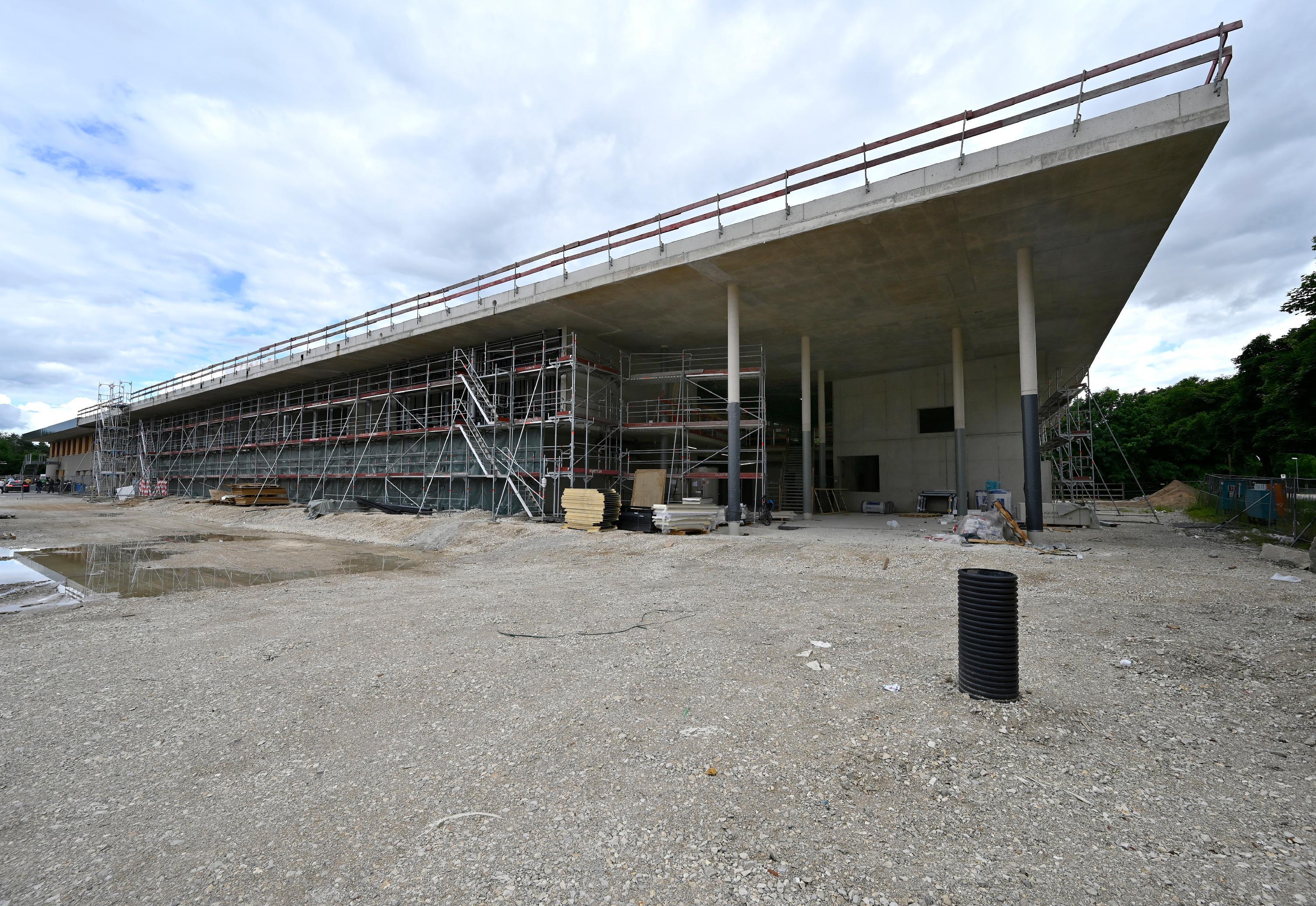 Einst war hier nur ein Riesenschotterplatz. Jetzt entsteht das größte Sport- und Begegnungszentrum (BBGZ) der Stadt.