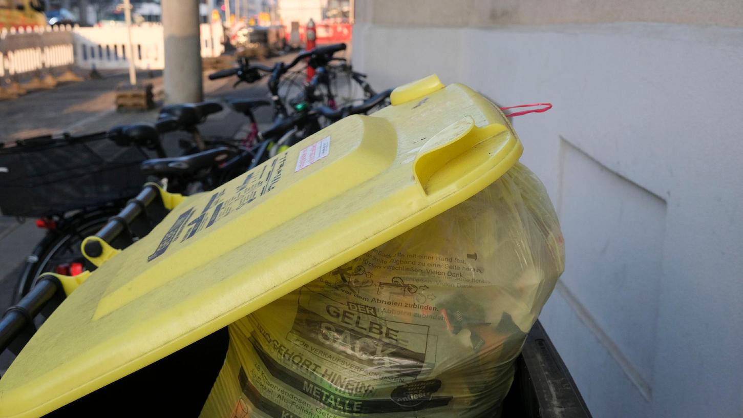 Was tun, wenn die gelbe Tonne plötzlich weg ist? In Nürnberg ist die Firma Hofmann zuständig, die für Ersatz sorgen muss.