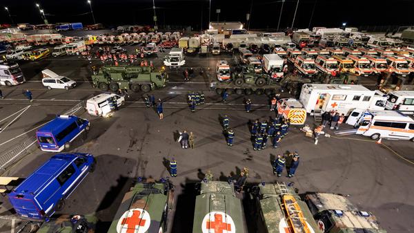 Bereitstellungsraum zur Hilfeleistung der Opfer der Flutkatastrophe in NRW und Rheinland-Pfalz vom 14.07.2021 für die He