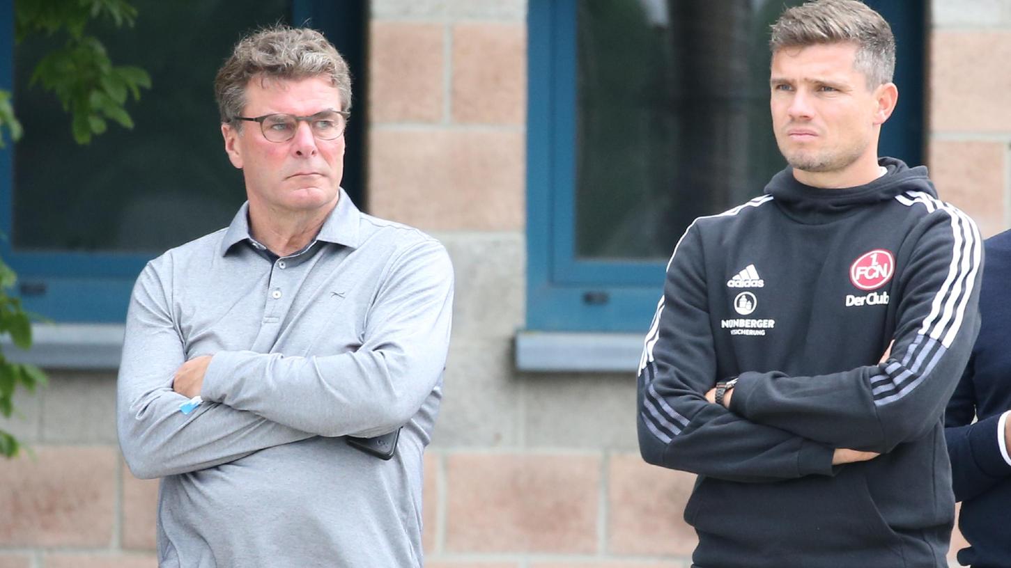 Zuversicht? Verspüren Dieter Hecking und Robert Klauß auch. Ein skeptischer Blick ist dennoch immer angebracht beim Club.
Zuversicht? Verspüren Dieter Hecking und Robert Klauß auch. Ein skeptischer Blick ist dennoch immer angebracht beim Club.