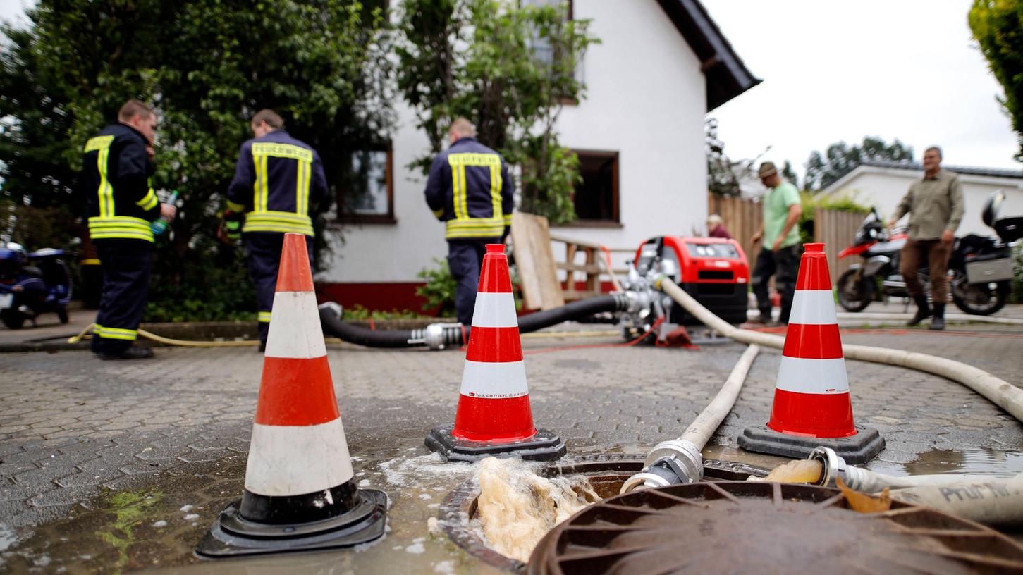 Nach der Flutkatastrophe in Teilen Deutschland soll überprüft werden, was beim Katastrophenschutz verbessert werden kann.