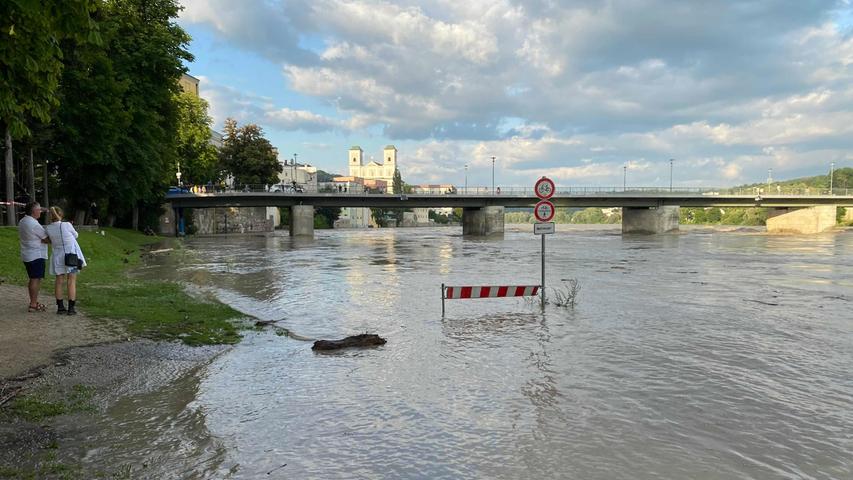 Donau Und Inn Treten über Die Ufer Hochwasser In Passau Nordbayern