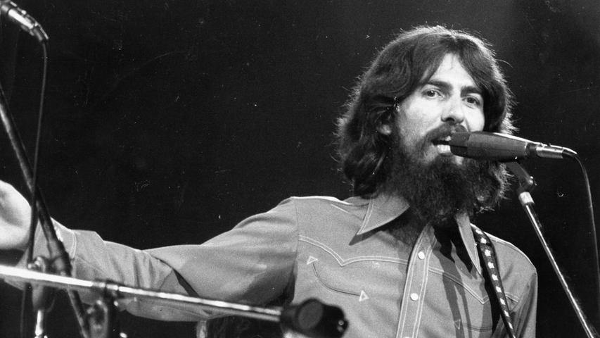 Ex-Beatle George Harrison hatte damals in kürzester Zeit seine Musikerfreunde zusammengetrommelt.
Ex-Beatle George Harrison hatte damals in kürzester Zeit seine Musikerfreunde zusammengetrommelt.