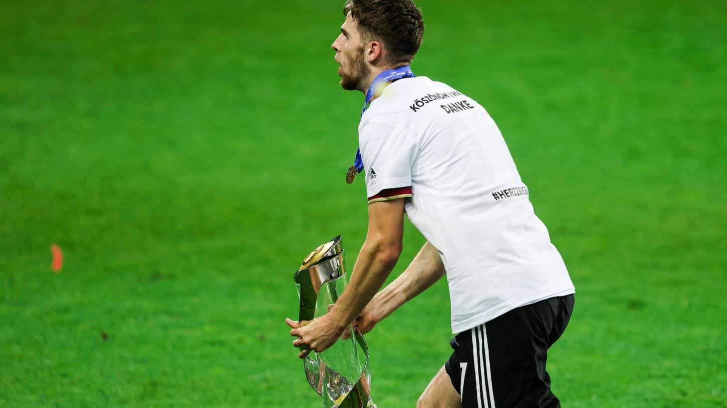 Beste Erinnerungen: Im Juni noch hat Anton Stach mit der deutschen U21 den EM-Titel gewonnen.
Beste Erinnerungen: Im Juni noch hat Anton Stach mit der deutschen U21 den EM-Titel gewonnen.