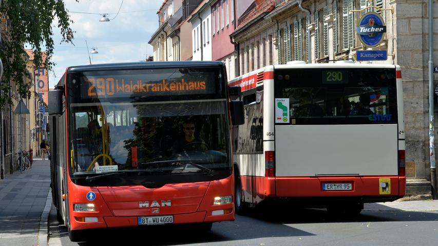 Erlangen wartet mit der ersten kostenlosen Citylinie auf, die die Besucher vom Großparkplatz zu den Kliniken bringt.