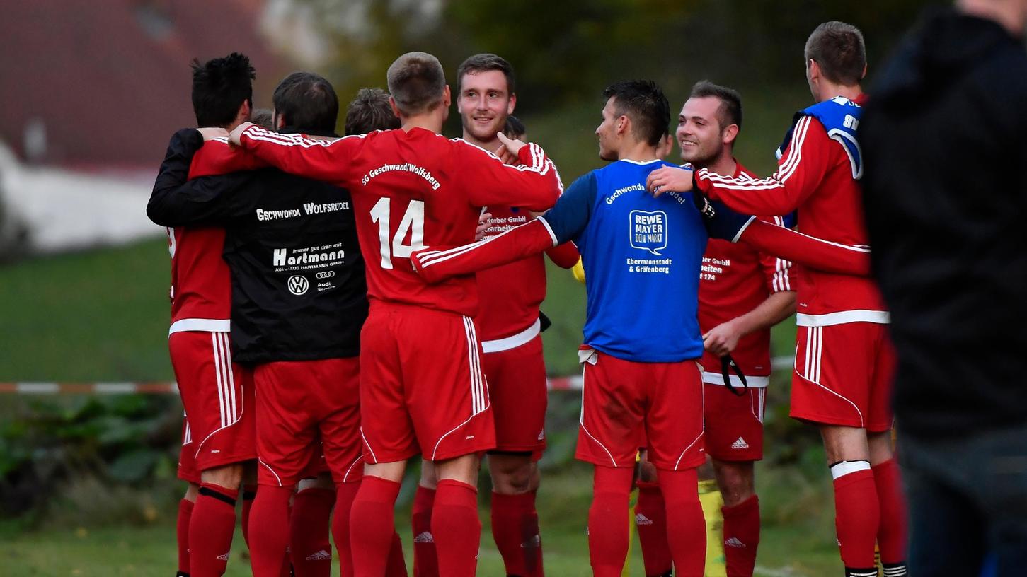 Bei der SG Geschwand/Wolfsberg gab es in der abgelaufenen Saison viel Grund zum Jubeln, Spielertrainer Florian Müller würde sofort einschlagen, wenn er diese Bilanz wiederholen könnte.
Bei der SG Geschwand/Wolfsberg gab es in der abgelaufenen Saison viel Grund zum Jubeln, Spielertrainer Florian Müller würde sofort einschlagen, wenn er diese Bilanz wiederholen könnte.