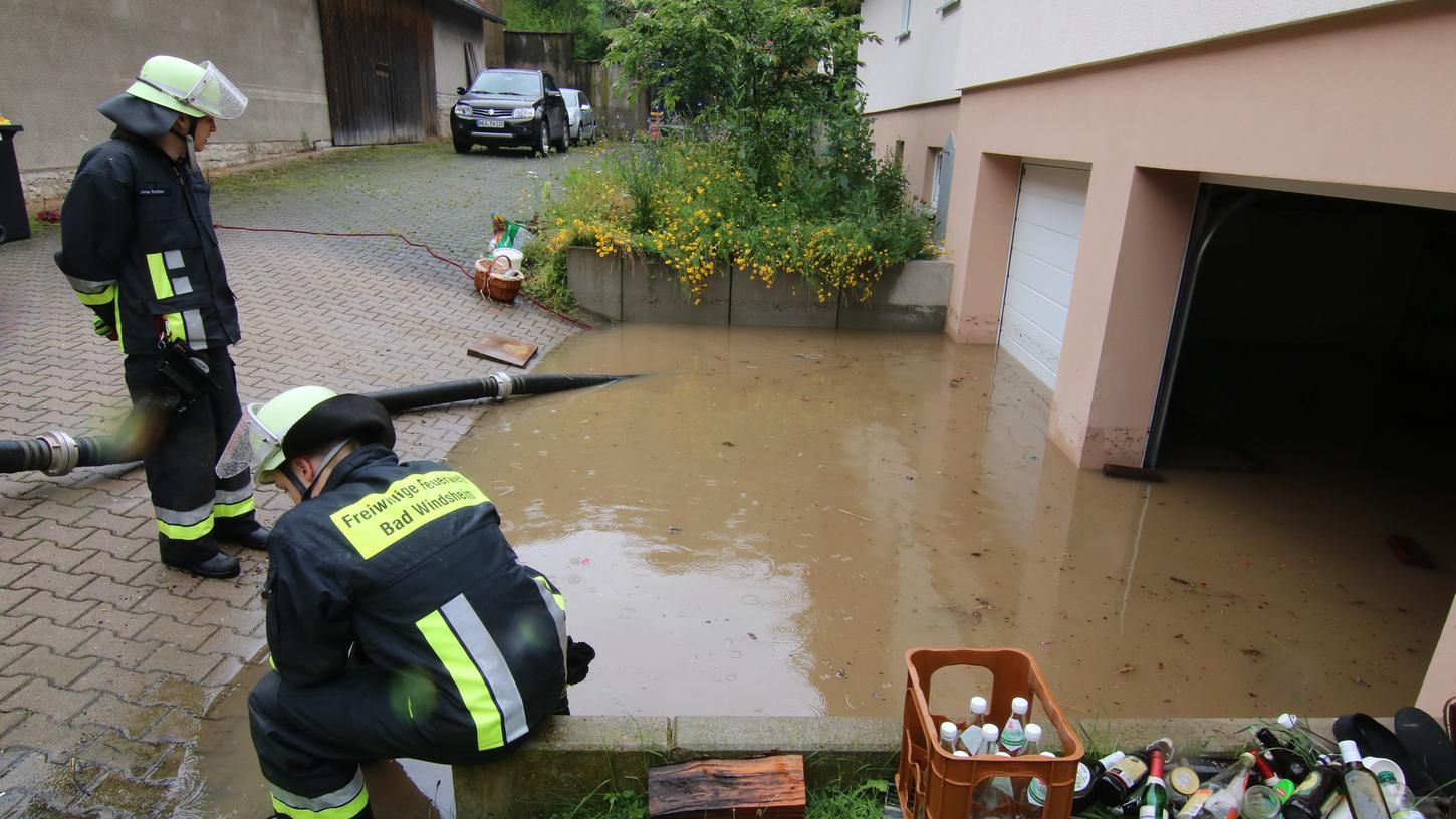 Unter anderem in Unterntief mussten die Aktiven der Bad Windsheimer Feuerwehr Keller und Garagen auspumpen. 