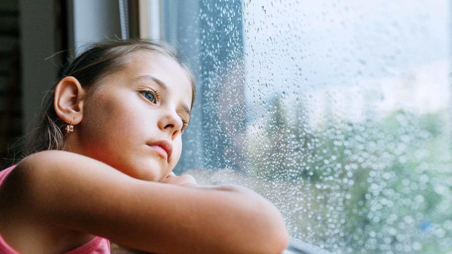 Nach den Lockerungen steigt die Zahl der Personen, die sich nach einem Kontakt mit einem Infizierten zwei Wochen isolieren müssen, Kinder trifft das immer öfter.  