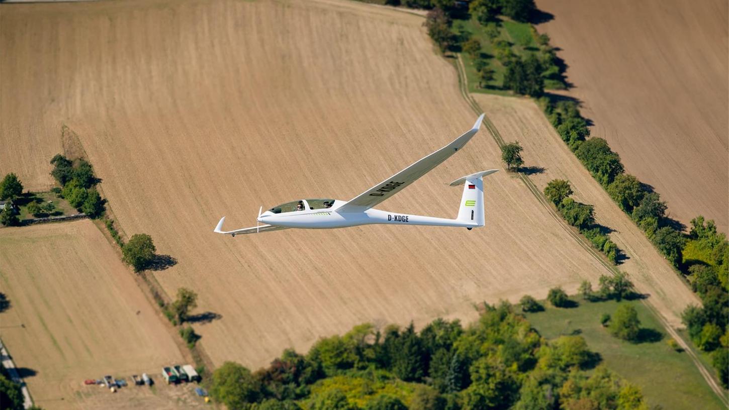 Mit dem Elektro-Flugzeug über den Feuerstein fliegen ist jetzt möglich.