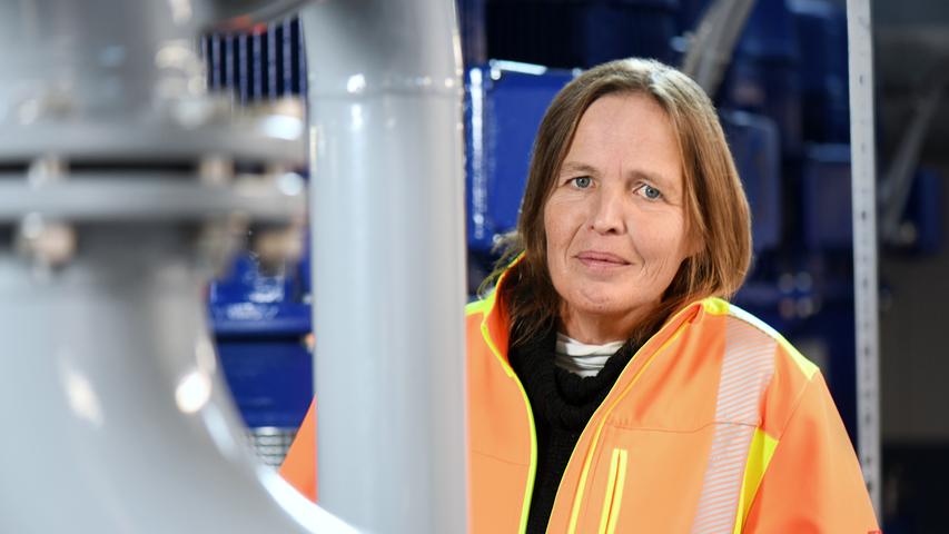 Sigrid Kowol-Wagner ist bei den Erlanger Stadtwerken Abteilungsleiterin und für die Wasserbereitstellung zuständig. Sigrid Kowol-Wagner ist bei den Erlanger Stadtwerken Abteilungsleiterin und für die Wasserbereitstellung zuständig.