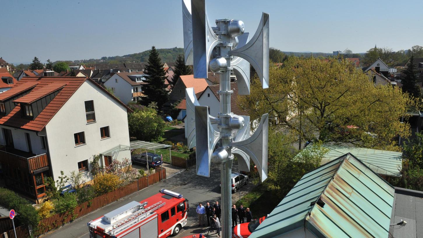 Auch auf dem Dach der Alterlanger Feuerwehr ist eine Sirene installiert worden, die in einem Umkreis von mindestens einen Kilometer zu hören ist.