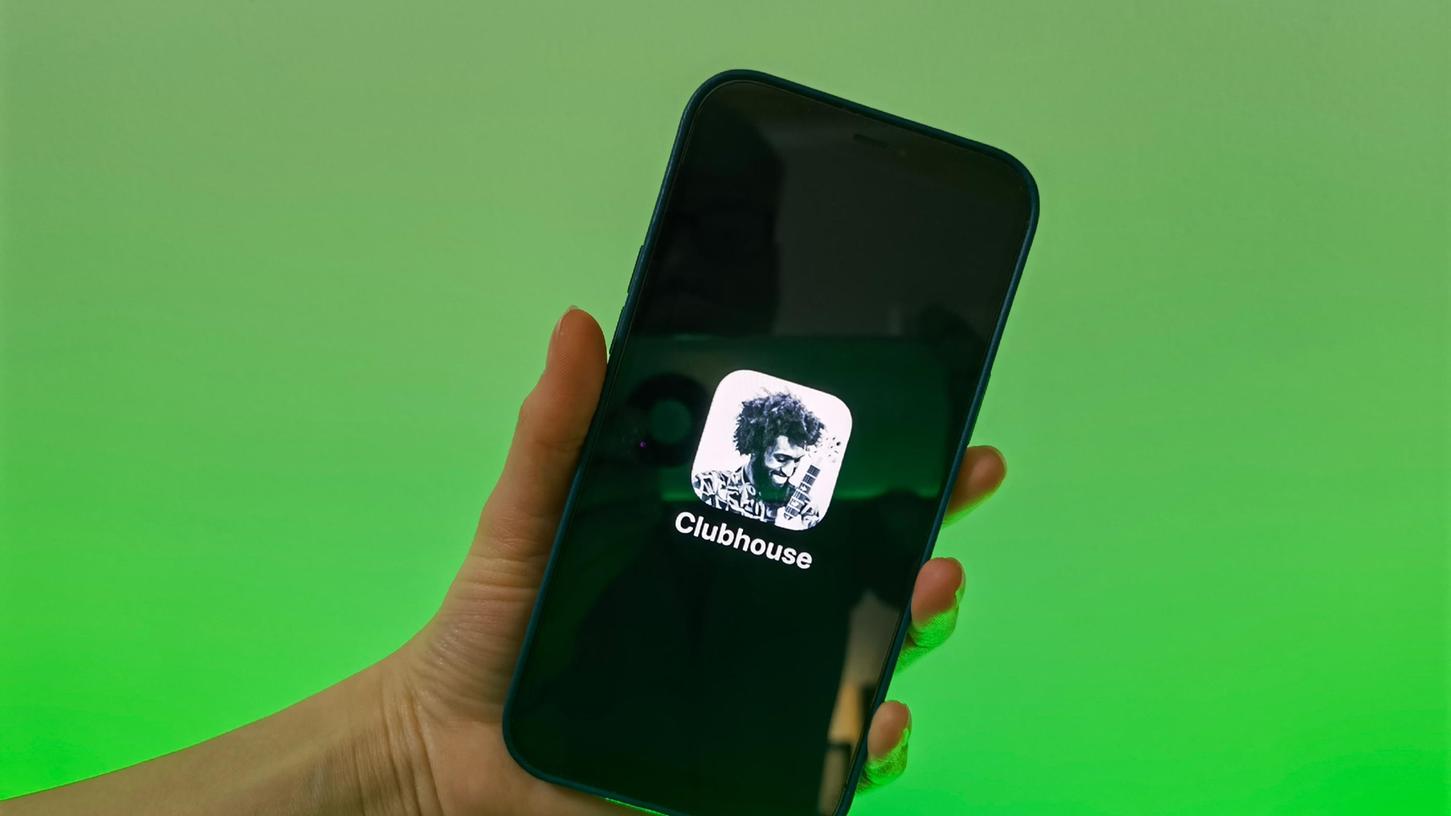 Die Talk-App Clubhouse öffnet sich nach mehr als einem Jahr für alle.
Die Talk-App Clubhouse öffnet sich nach mehr als einem Jahr für alle.