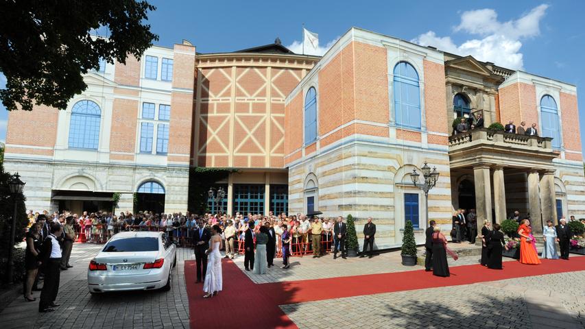 Darauf werden die Festspielgäste und die Schaulustigen heuer verzichten müssen: Bei der Eröffnung der Festspiele am 25. Juli wird es keinen Roten Teppich geben.
Darauf werden die Festspielgäste und die Schaulustigen heuer verzichten müssen: Bei der Eröffnung der Festspiele am 25. Juli wird es keinen Roten Teppich geben.