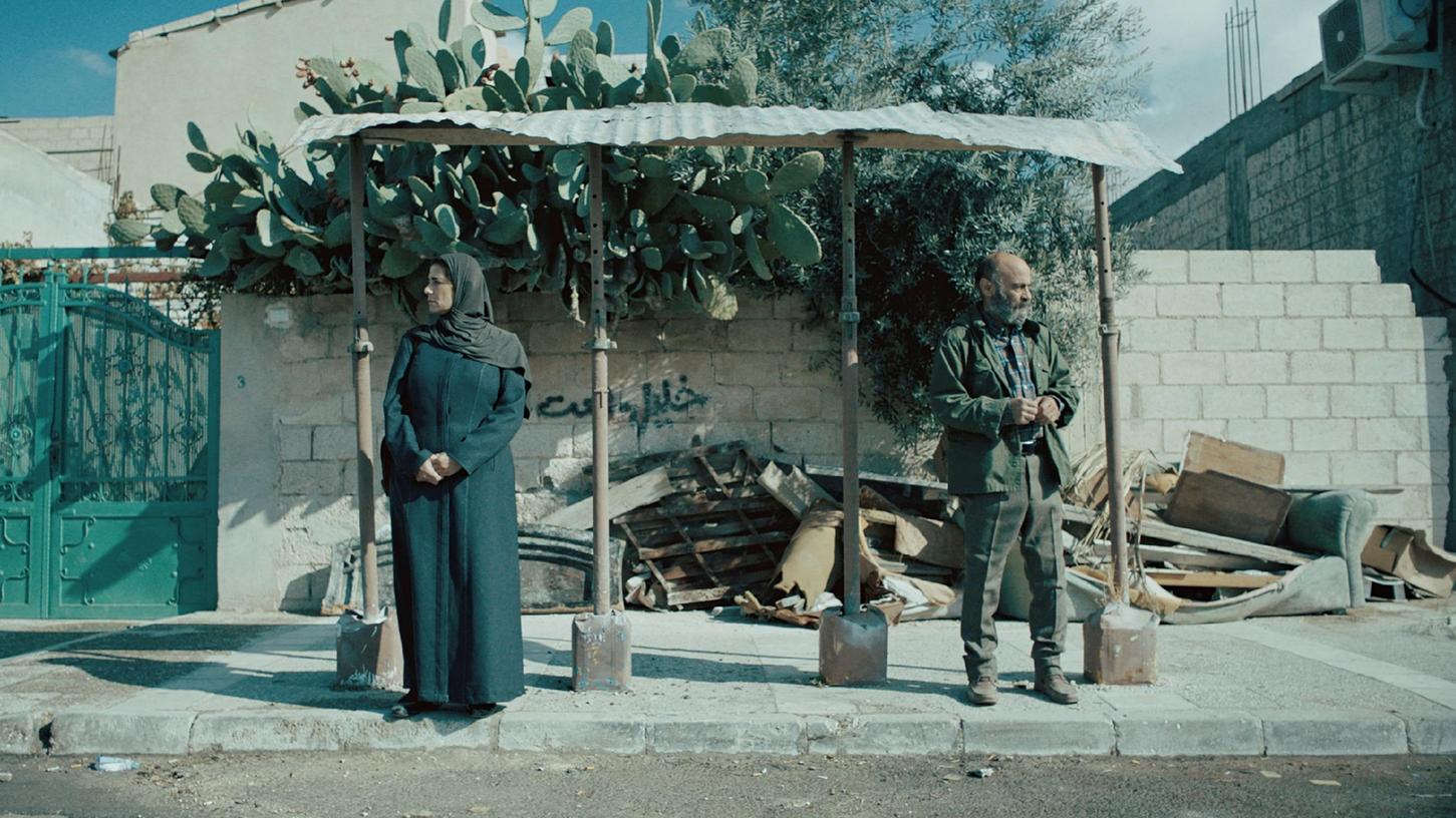 Schwierige Annäherung: Issa (Salim Daw) und seine Herzensdame Siham (Hiam Abbass) in "Gaza mon amour".
Schwierige Annäherung: Issa (Salim Daw) und seine Herzensdame Siham (Hiam Abbass) in "Gaza mon amour".