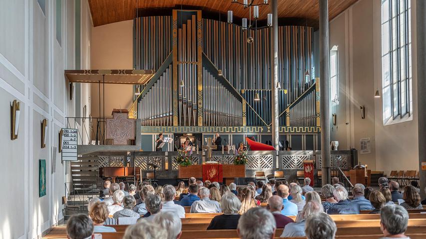 Zur Weihe der neuen Klais-Orgel waren zahlreiche Menschen in die Matthäuskirche gekommen. Zur Weihe der neuen Klais-Orgel waren zahlreiche Menschen in die Matthäuskirche gekommen.