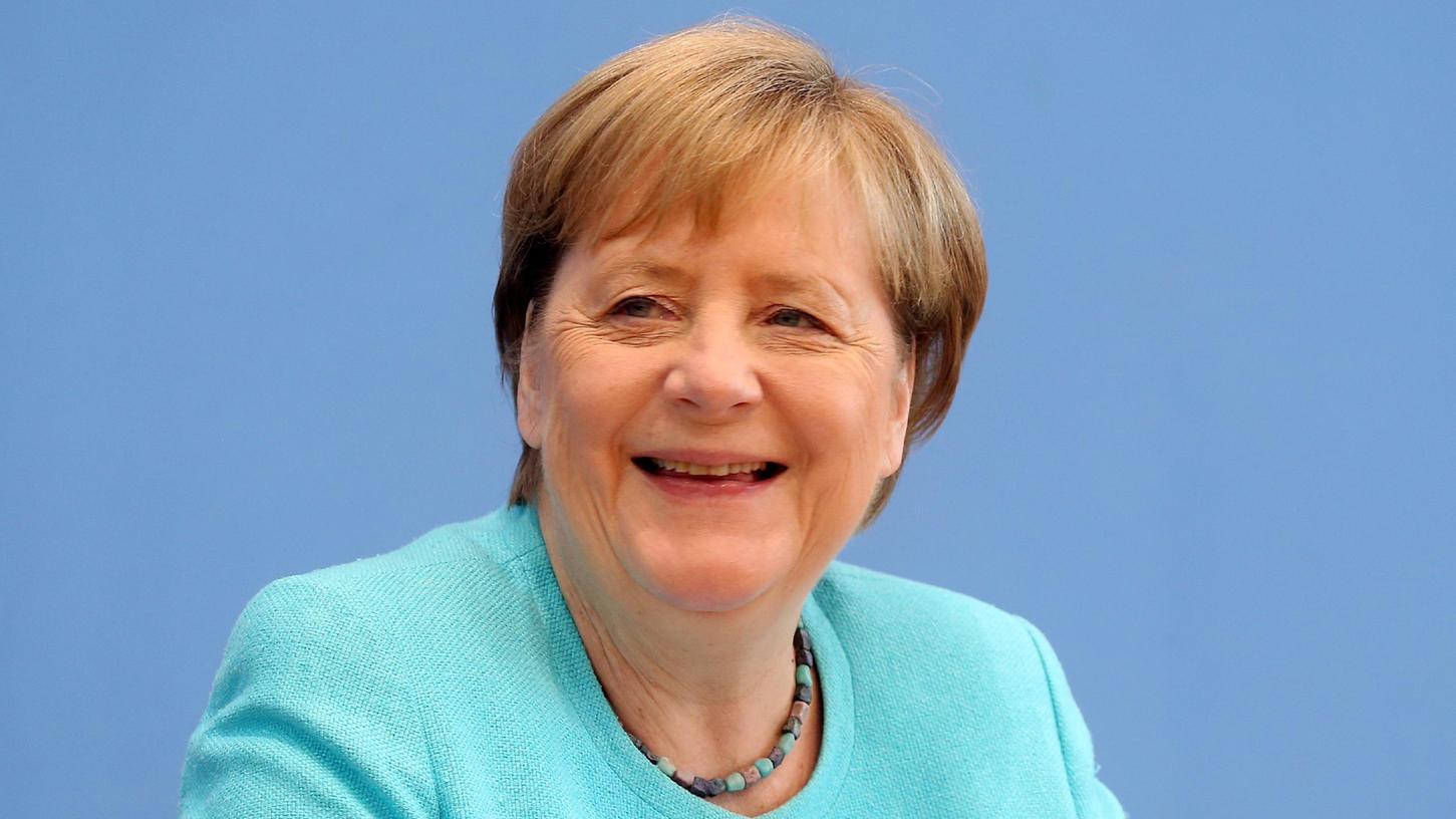 Bundeskanzlerin Angela Merkel stellte sich den Fragen der Journalisten und Journalistinnen auf der Bundespressekonferenz.
Bundeskanzlerin Angela Merkel stellte sich den Fragen der Journalisten und Journalistinnen auf der Bundespressekonferenz.