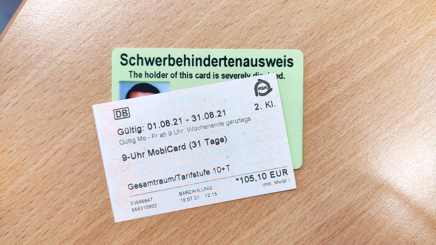Eine kostenlose MobiCard gibt es jetzt für Personen mit Behinderung im Rathaus.