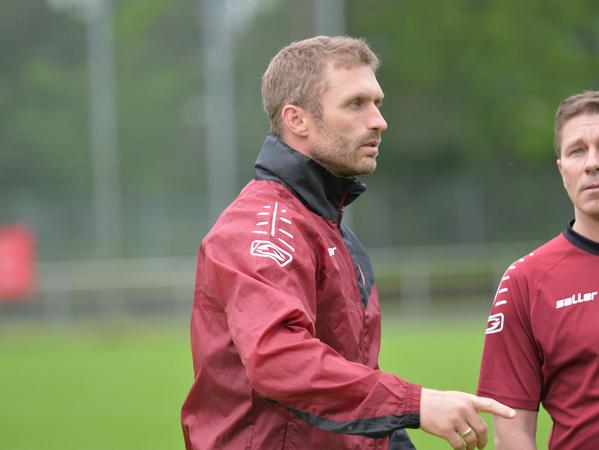 Ex-Profi Jürgen Schmid will sich mit dem ASV Neumarkt in der Bayernliga behaupten. Ex-Profi Jürgen Schmid will sich mit dem ASV Neumarkt in der Bayernliga behaupten.