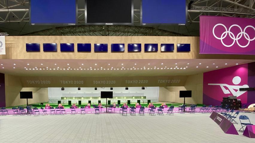 So sieht die die Halle mit dem Schießstand für das Finale der Pistolenschützen bei der Olympiade in Tokio aus.