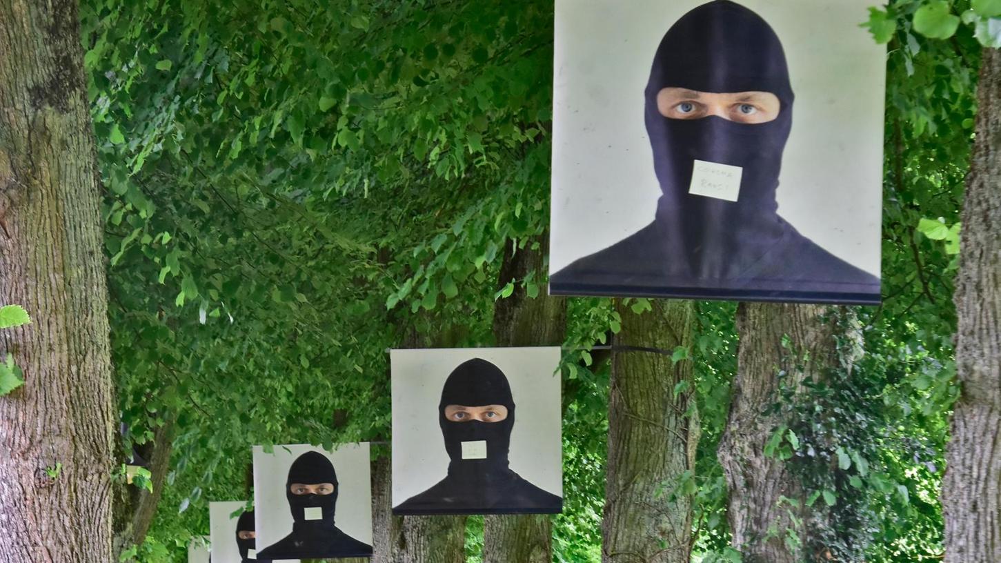 Kunst, die provoziert. Matthias Schwab sorgt mit seiner Installation für besonders viel Gesprächsstoff in Pappenheim. Kunst, die provoziert. Matthias Schwab sorgt mit seiner Installation für besonders viel Gesprächsstoff in Pappenheim.