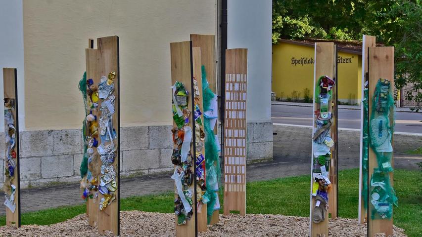 Auch die Installation von Milos Navratil lädt zum Nachdenken ein. Auch die Installation von Milos Navratil lädt zum Nachdenken ein.