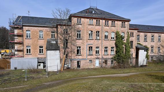 Erlangen: "Performatives Denkmal" für die Opfer der NS-Morde in der HuPfla