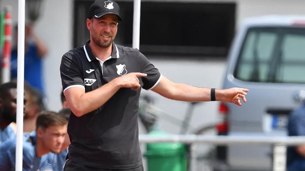 Vier Tore, zwei auf jeder Seite: Das Kleeblatt hat in der Vorbereitung auf die kommende Saison in der Bundesliga ein 2:2-Unentschieden gegen die TSG aus Hoffenheim verbuchen können. Bei sommerlichen Temperaturen wurde ordentlich durchgewechselt - hier kommen alle Bilder!