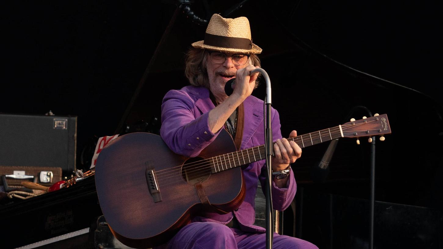 Helge Schneider beim Strandkorb Open Air in Wiesbaden.