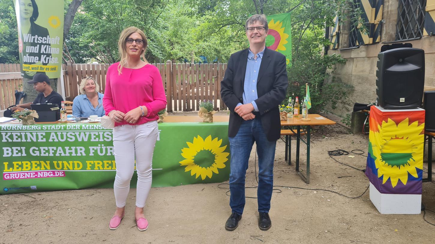  In Wahlkampf-Laune: Tessa Ganserer und Sascha Müller gehen mit Blick auf die Bundestagswahl für Bündnis 90/Die Grünen als Nürnberger Direktkandidaten ins Rennen.