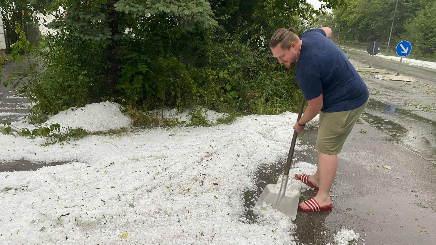 Schwere Gewitter in Bayern. Größere Schäden blieben aber zunächst aus.