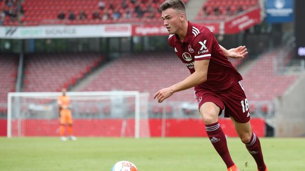 Im Angriff durchaus ein Aktivposten, agierte aber extrem unglücklich. Traf in den entscheidenden Momenten zu oft die falsche Entscheidung, ließ Durchsetzungsvermögen oder die letzte Präzision im Abschluss vermissen. Note: 4