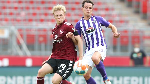 Quirliger Antreiber und Ideengeber in Personalunion, enorm umtriebig und ohne Foulspiel kaum vom Ball zu trennen. Der entscheidende Impuls wollte aber auch ihm nicht gelingen. In der zweiten Halbzeit nicht mehr ganz so auffällig. Note: 2,5