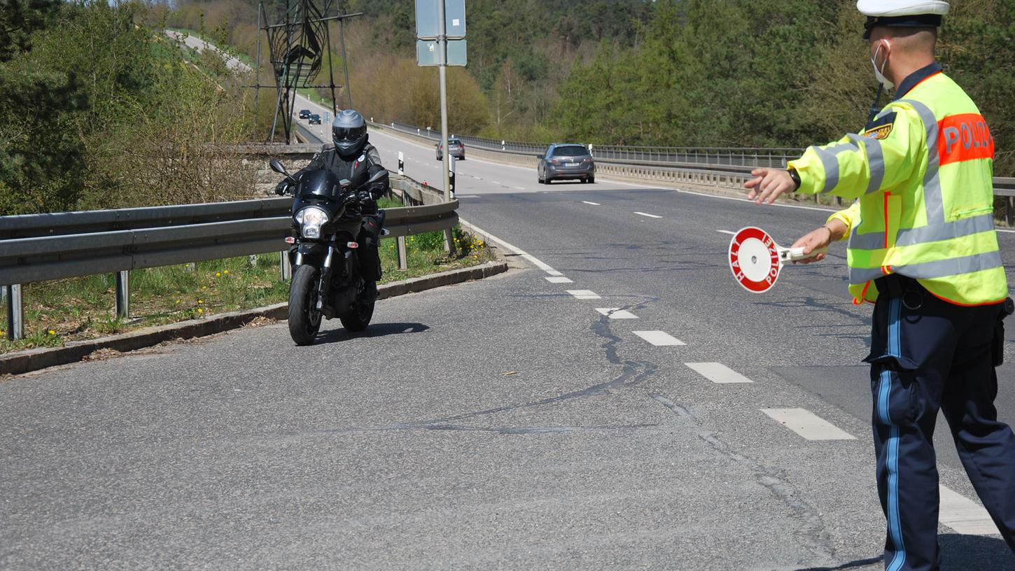 Im Rahmen des Aktionsplans „Motorradsicherheit“ des Polizei-Präsidiums Oberpfalz fanden diverse Kontrollen statt.
