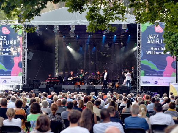 Von der Wöhrmühle ins Westbad verlegt: die Bühne für "Jazz am Fluss".