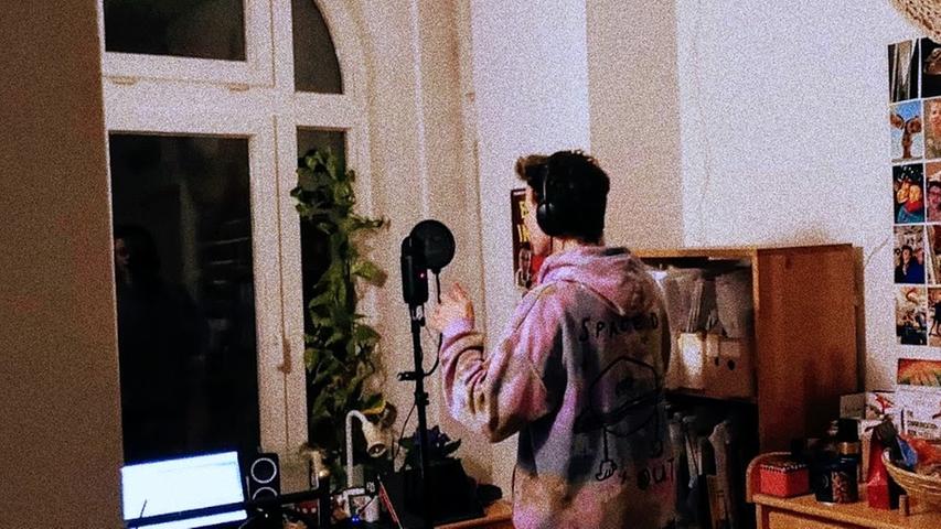 Das Kinderzimmer als Tonstudio: Marlin hat seinen Song selbst eingesungen. Das Kinderzimmer als Tonstudio: Marlin hat seinen Song selbst eingesungen.