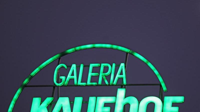 Angestellte der Warenhauskette wollen eine Tariferhöhung. Angestellte der Warenhauskette wollen eine Tariferhöhung.