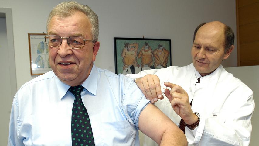 Vorbildlich: Albert Löhner lässt sich gegen Grippe impfen. 