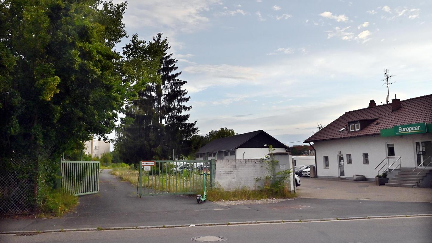 Die Firma Kempe hat dem THW ein 6.735 Quadratmeter großes Grundstück auf Erbpacht überlassen.
Die Firma Kempe hat dem THW ein 6.735 Quadratmeter großes Grundstück auf Erbpacht überlassen.