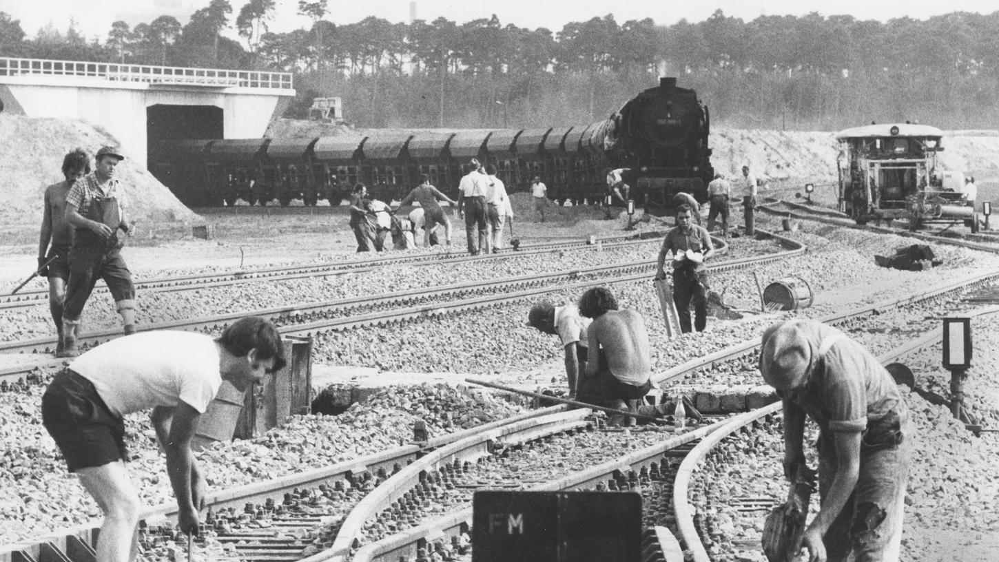 31. Juli 1971: Jetzt pumpt die Industrie Millionen in den Hafen