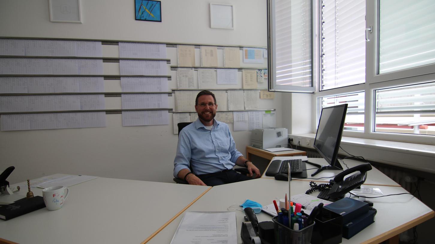 Bruno Kuntke war Ständiger Stellvertreter des Schulleiters am Bad Windsheimer Gymnasium. 