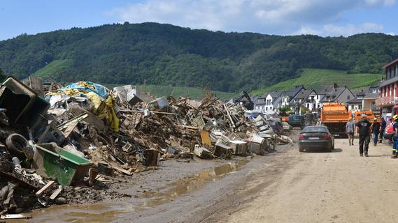 Bislang 1500 bayerische Retter im Flutgebiet - "Es braucht eine Exit-Strategie"