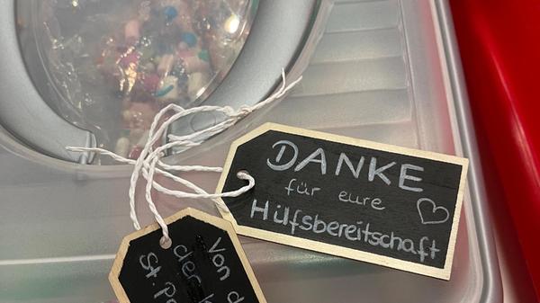 Das hat Erich Matthis beeindruck: Die Bewohner Neuwieds brachten täglich Kuchen als Dank für die Helfer vorbei.