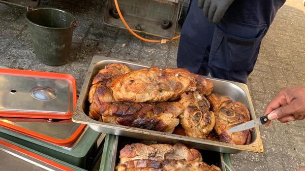 In Rheinland-Pflanz kennt man die fränkische Spezialität nicht. So wurde es Braten nach Schäufele Art.