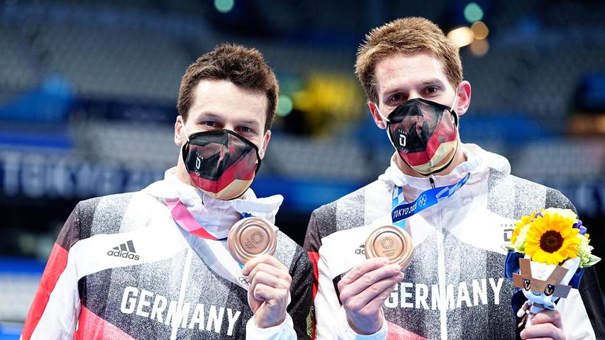 Fahnenträger Patrick Hausding und Lars Rüdiger sicherten sich im Synchronspringen vom Drei-Meter-Brett Rang drei hinter den Chinesen und den US-Amerikanern. Bronze für Deutschland!
